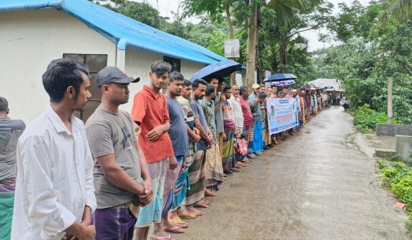 জেলেদের ৩০ লাখ টাকা নিয়ে উধাও বন কর্মকর্তা